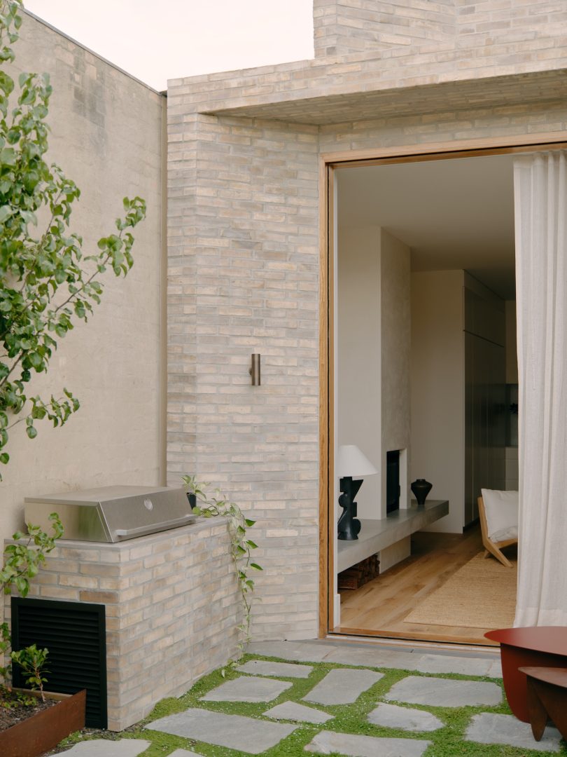 Alessia Ferrarini设计的极简住宅Fitzroy North Residence