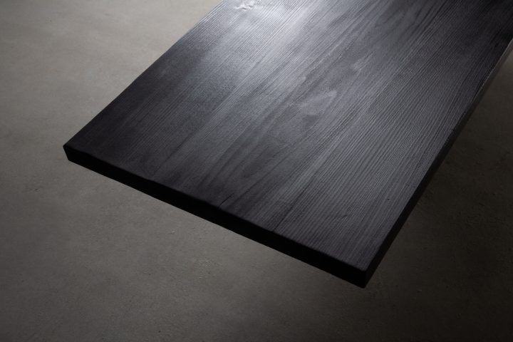 Atelier Bloc设计的极简咖啡桌Corvus Coffee Table