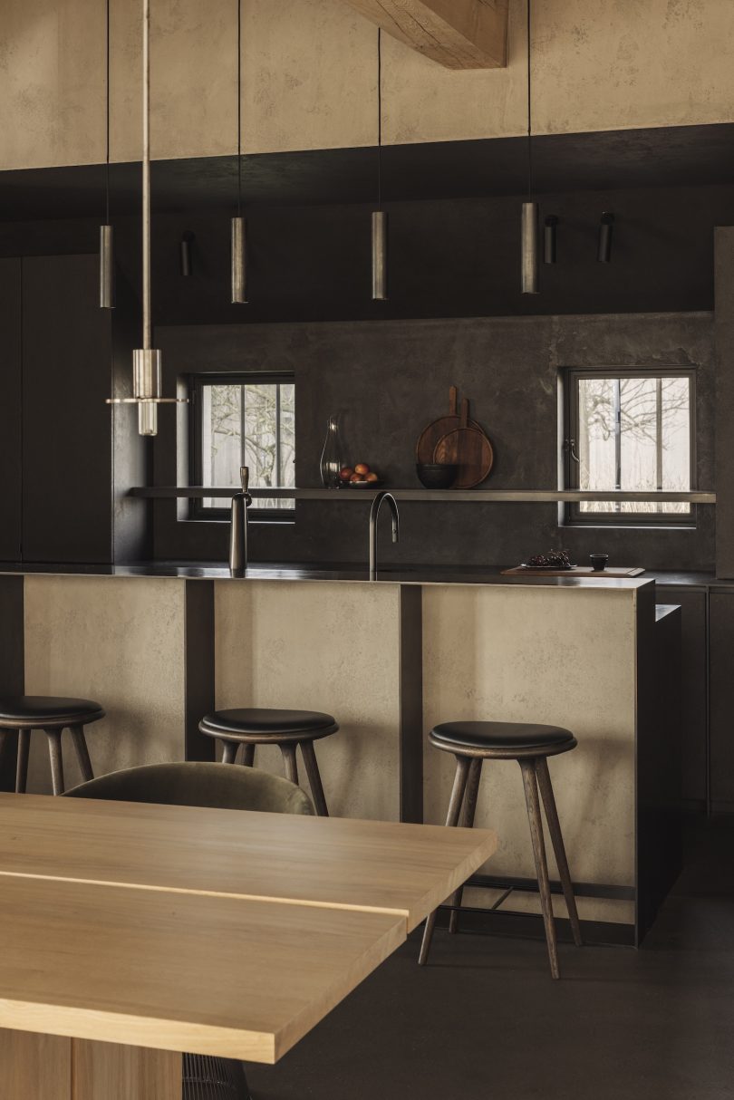 T J I P interior architects设计的极简主义住宅Gits Berg