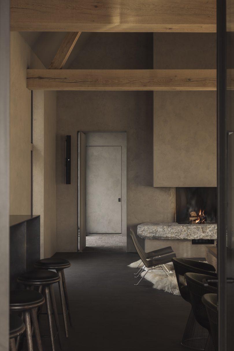 T J I P interior architects设计的极简主义住宅Gits Berg