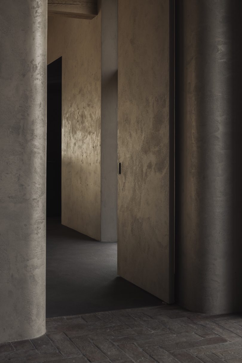 T J I P interior architects设计的极简主义住宅Gits Berg