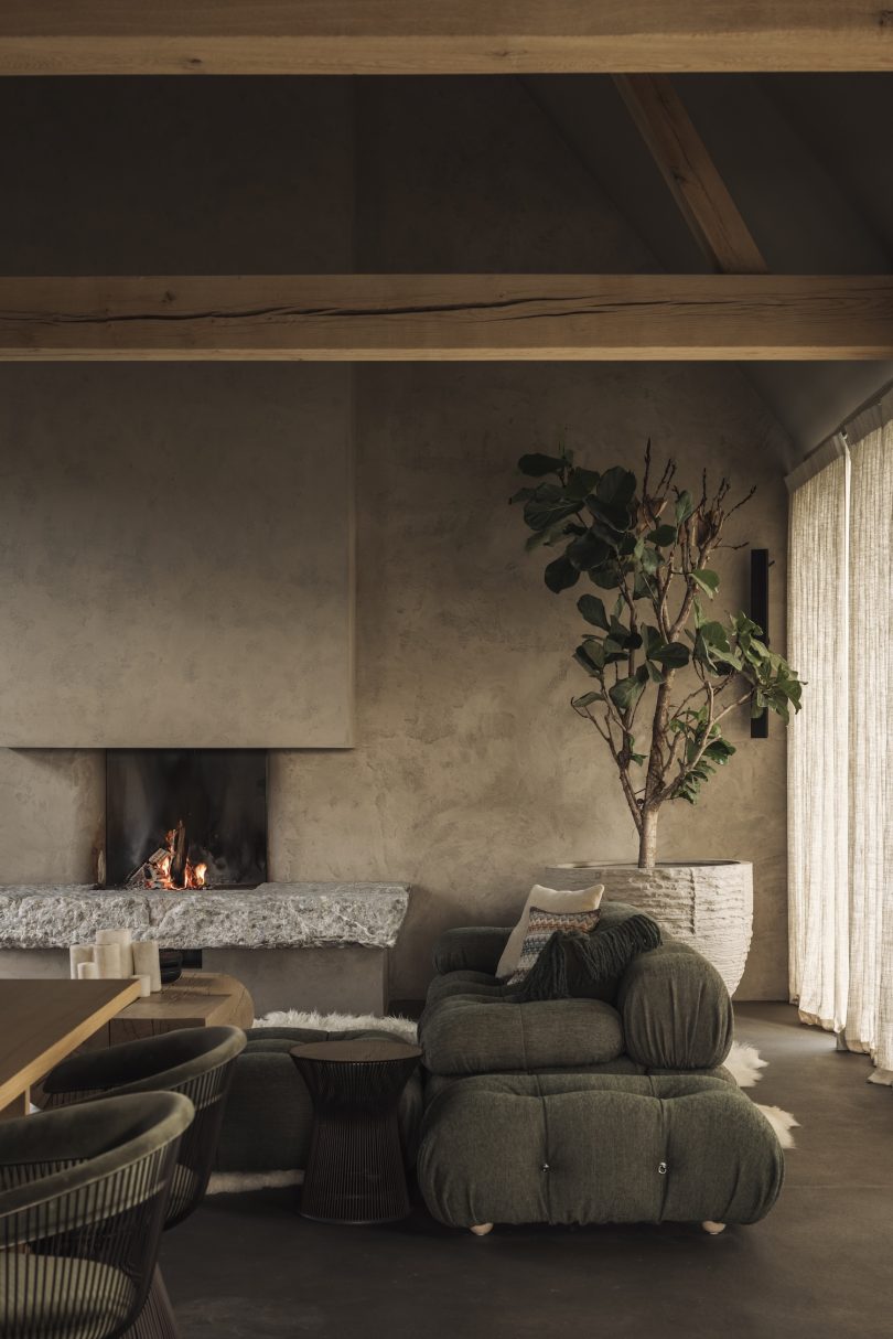 T J I P interior architects设计的极简主义住宅Gits Berg