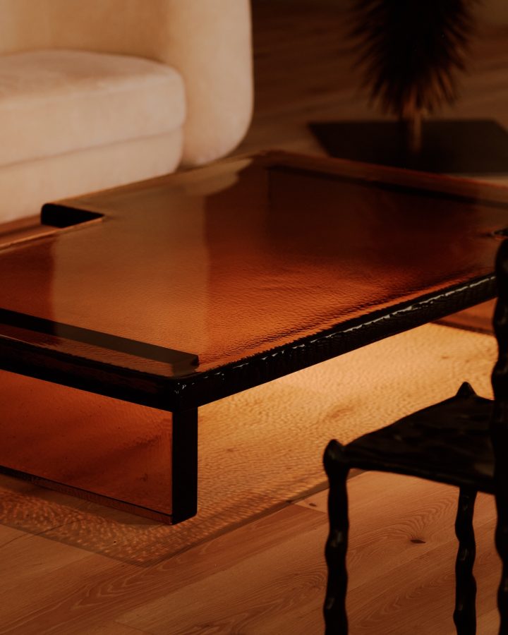 Clive Lonstein设计的极简主义咖啡桌Glass 003