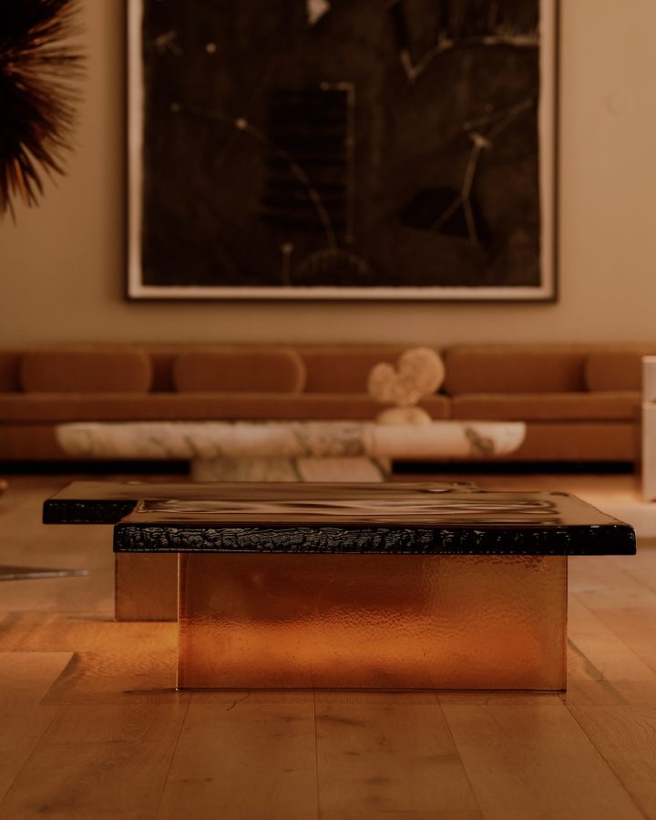 Clive Lonstein设计的极简主义咖啡桌Glass 003