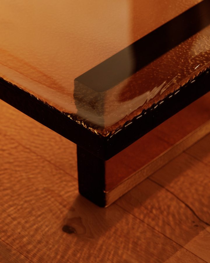 Clive Lonstein设计的极简主义咖啡桌Glass 003