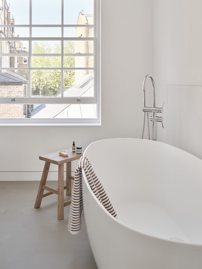 由Knox Bhavan设计的极简主义住宅Heartwood