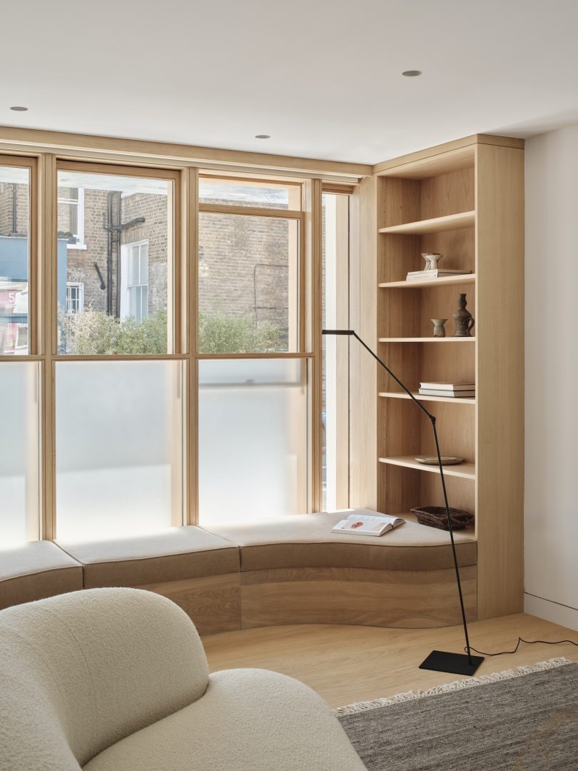 由Knox Bhavan设计的极简主义住宅Heartwood