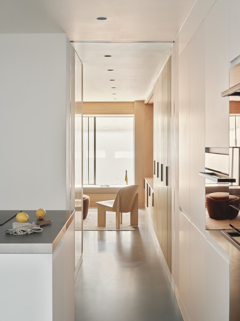 由Knox Bhavan设计的极简主义住宅Heartwood