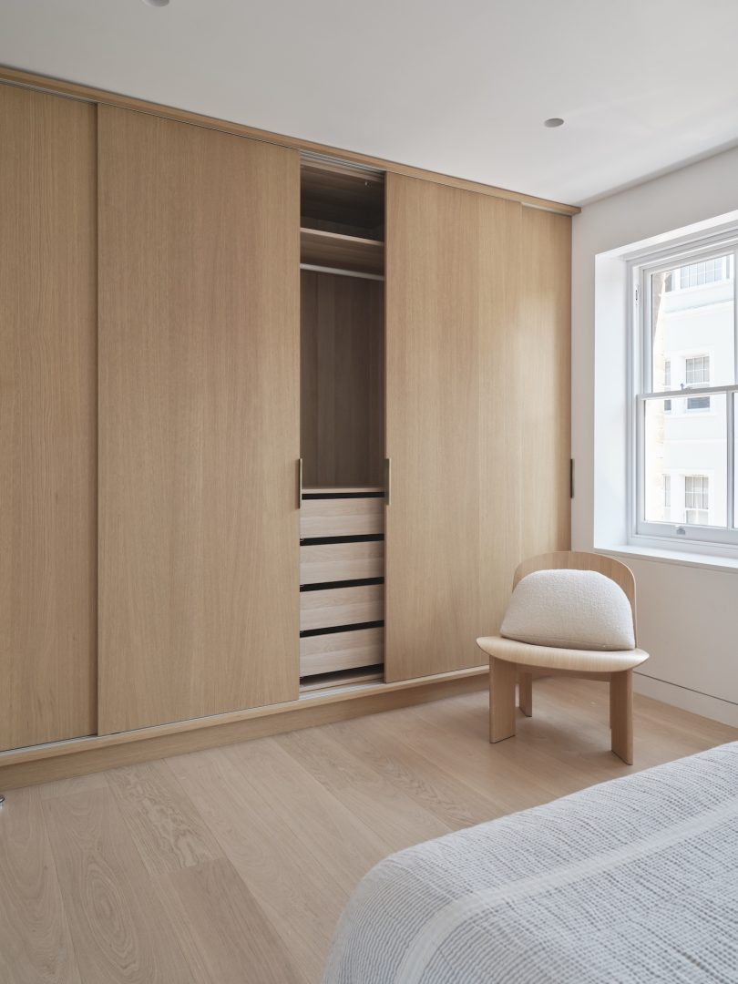 由Knox Bhavan设计的极简主义住宅Heartwood