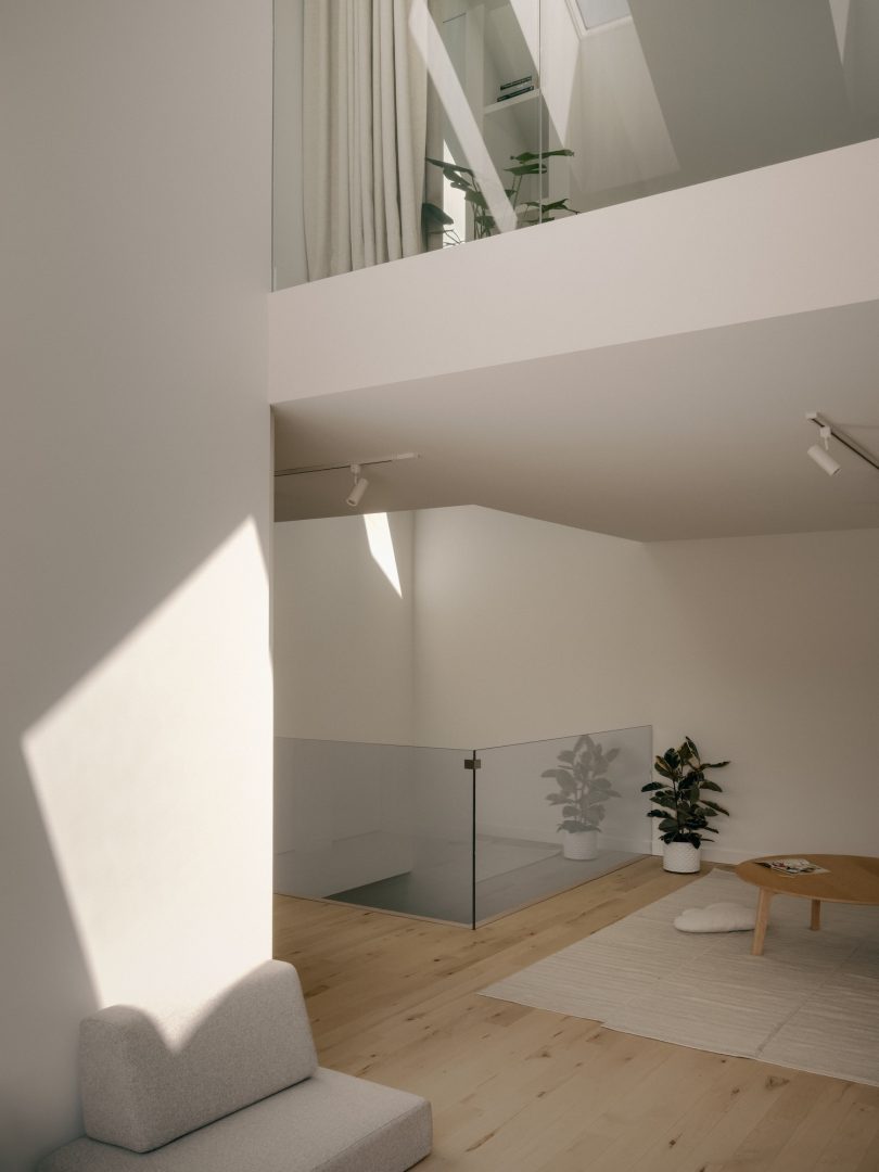 APPAREIL Architecture设计的极简住宅Pied-de-vent Residence