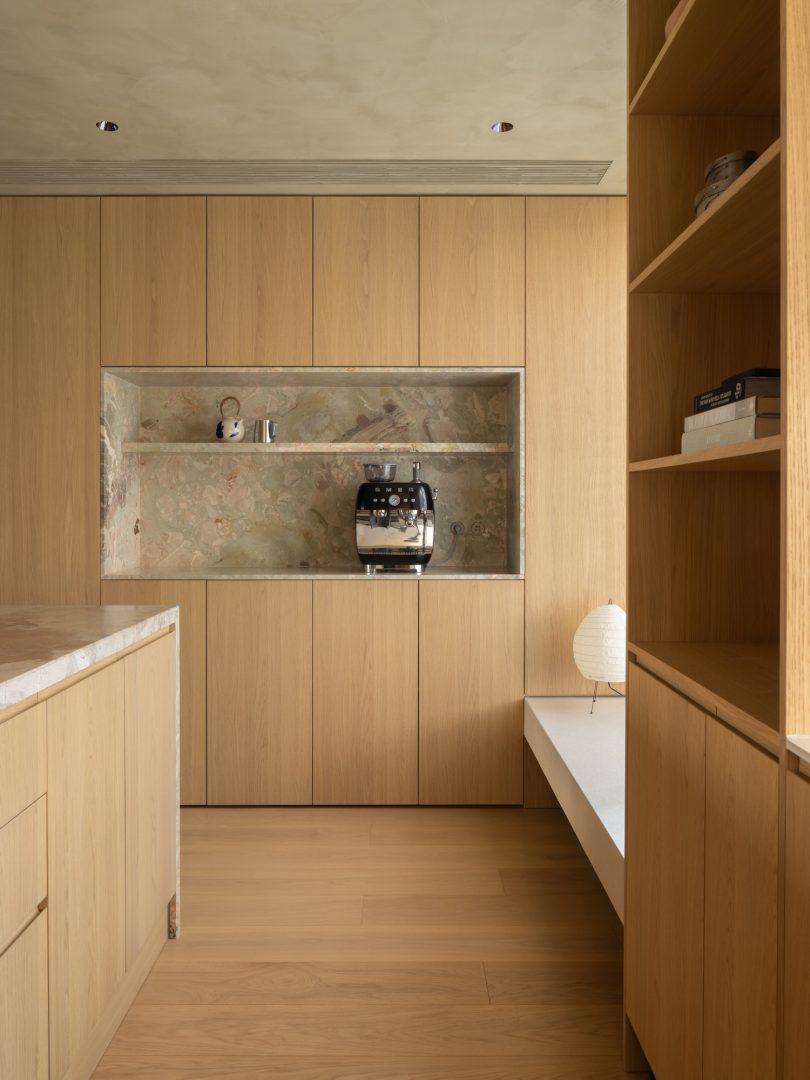 YWB DESIGN STUDIO设计的极简公寓Runqi Apartment