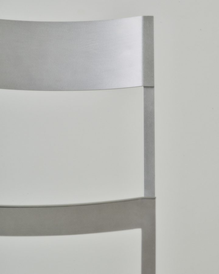 Jonas Trampedach设计的极简椅子Sample Chair