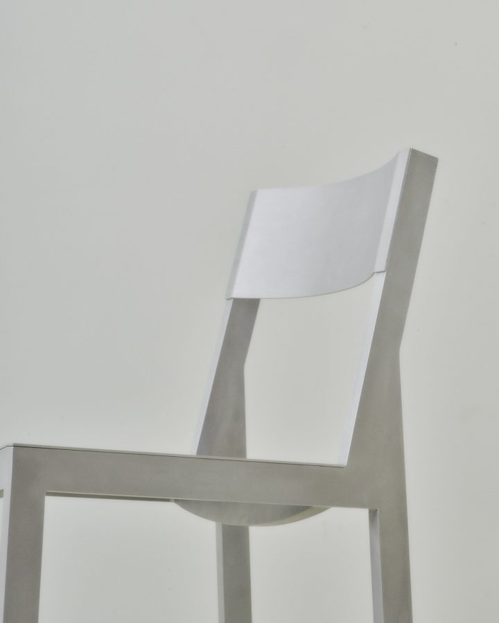 Jonas Trampedach设计的极简椅子Sample Chair