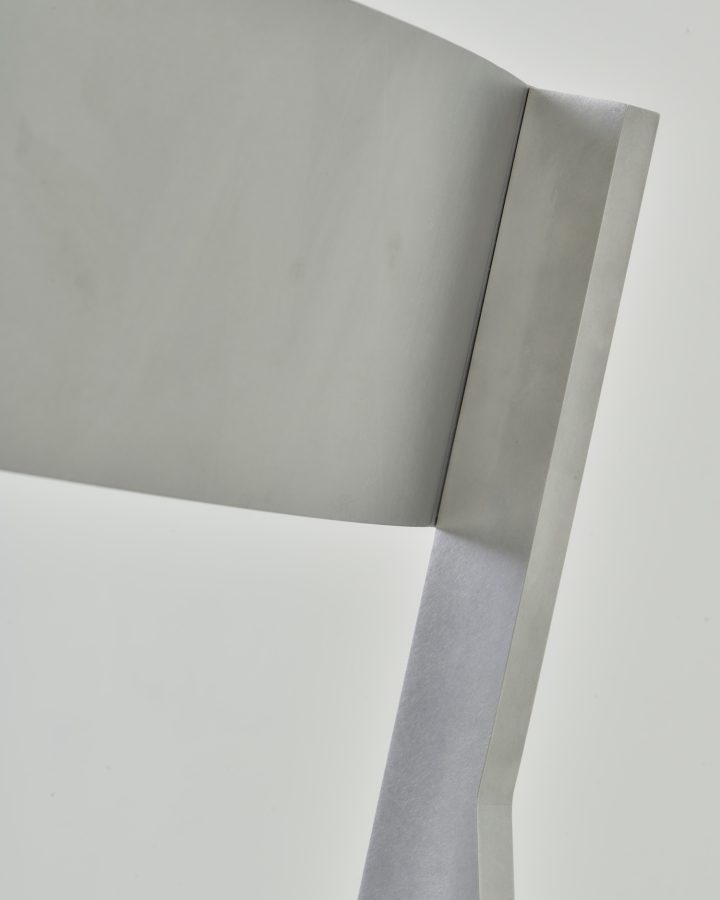 Jonas Trampedach设计的极简椅子Sample Chair