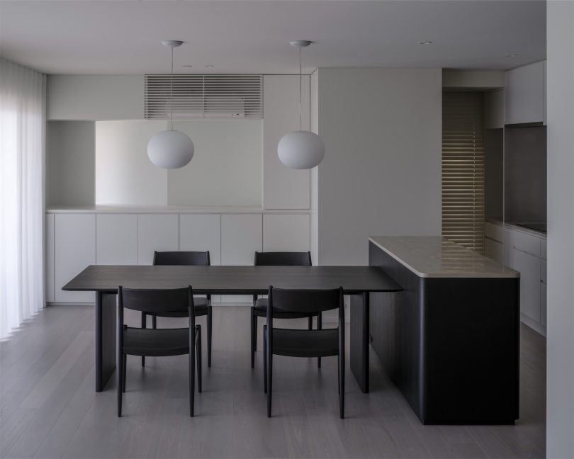 NEWOLD设计的极简主义公寓Sasaoka Apartment