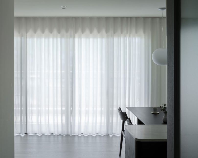 NEWOLD设计的极简主义公寓Sasaoka Apartment