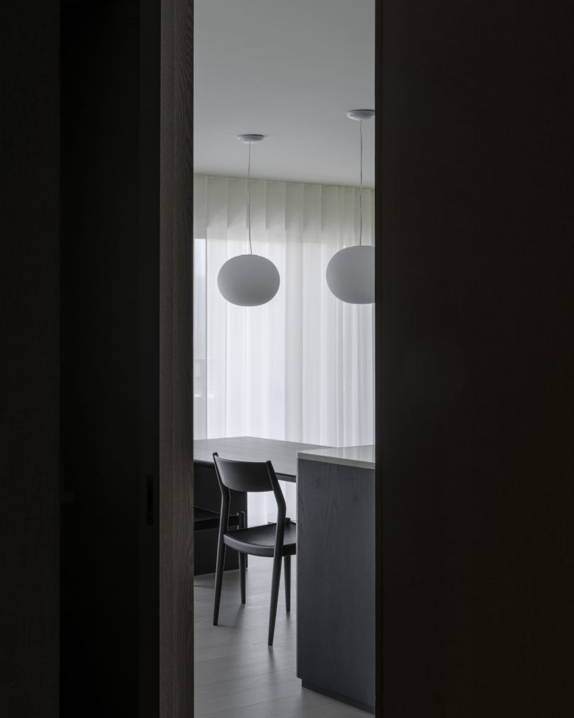 NEWOLD设计的极简主义公寓Sasaoka Apartment