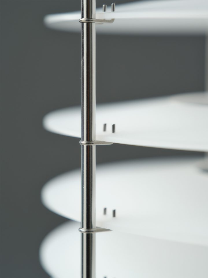 由Guido Valín设计的极简主义灯具Topuro