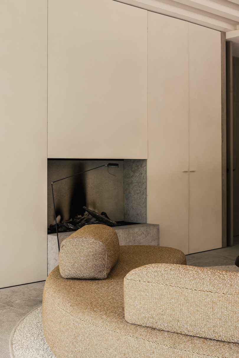 Simon de Burbure architects设计的极简住宅VC. House