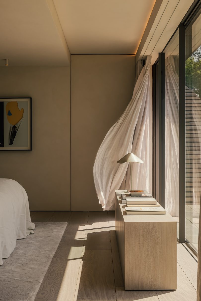 Simon de Burbure architects设计的极简住宅VC. House