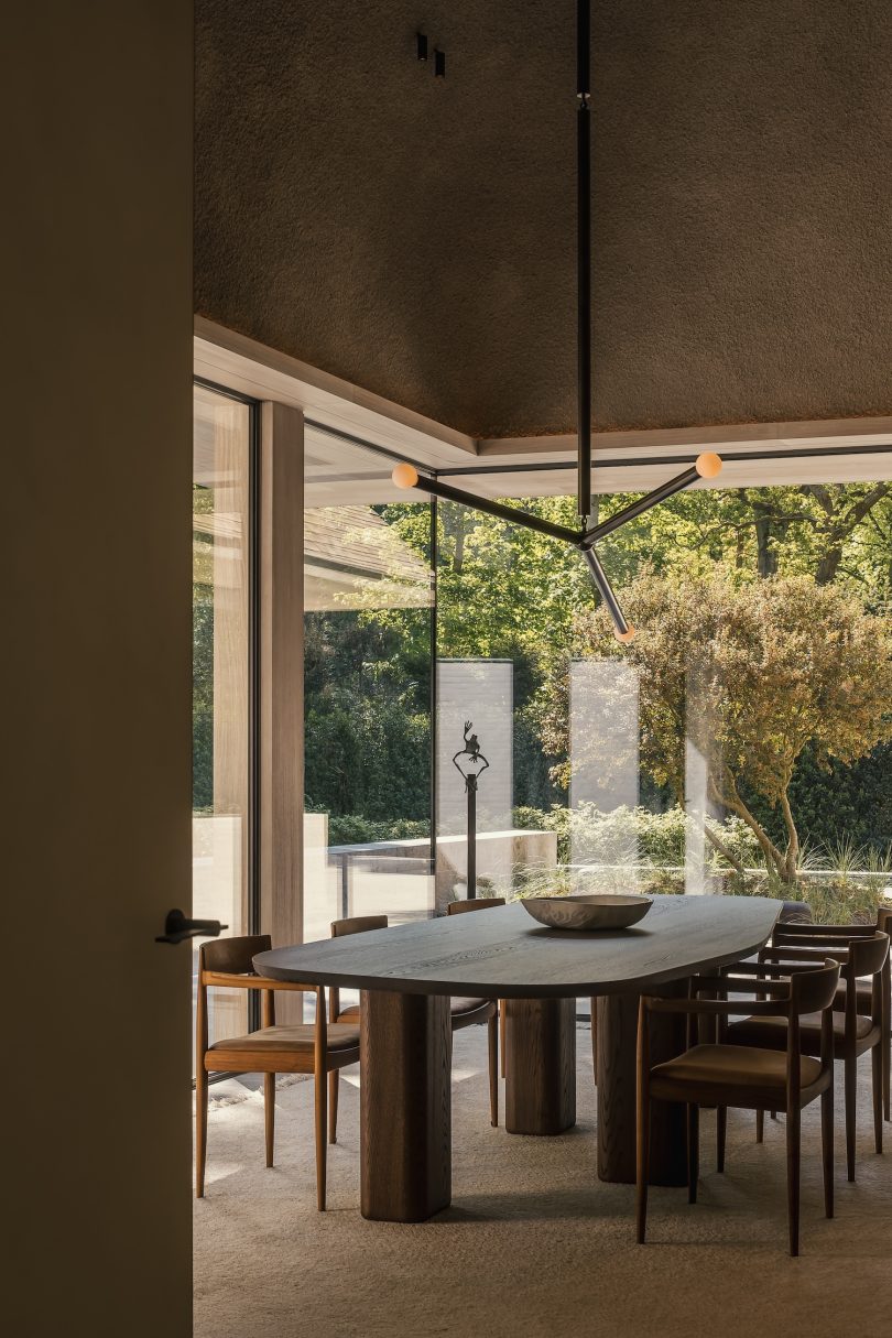 Simon de Burbure architects设计的极简住宅VC. House