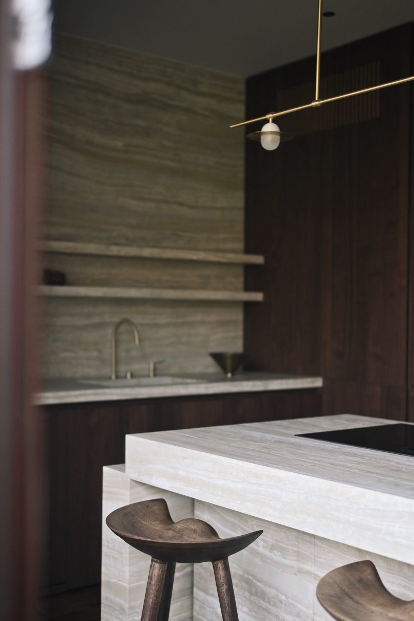 Robert-Eugen Dumitru Studio设计的极简住宅BDV