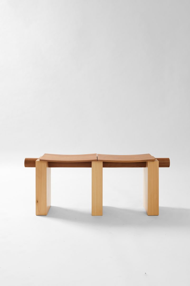 Taller Posible设计的极简座椅Banco Doble Tronco