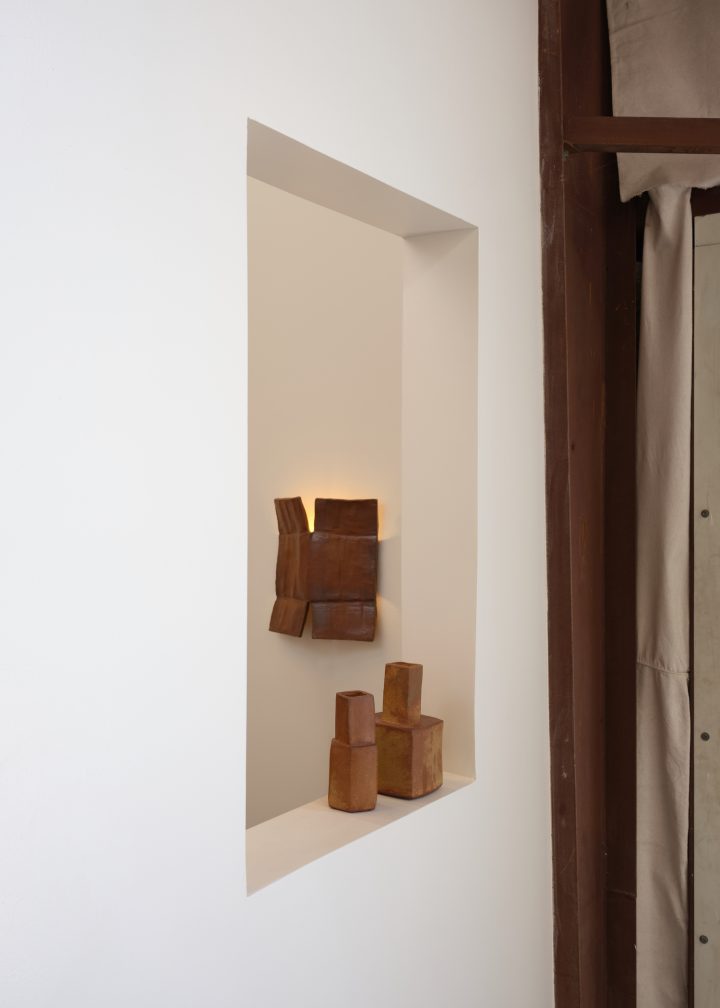 由Isabel Rower设计的极简主义壁灯Box Sconces