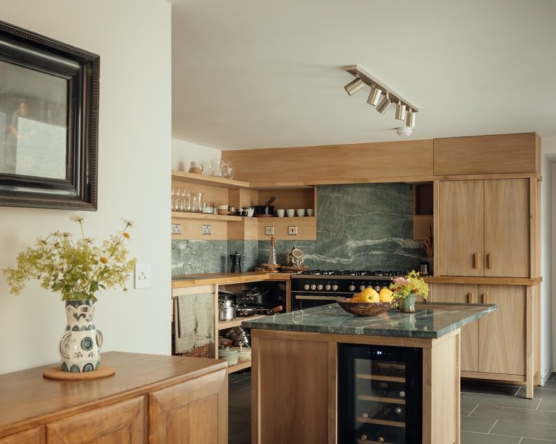 由Loader Monteith设计的极简主义住宅Hameart