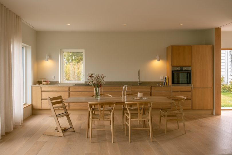 由KOHT Arkitekter设计的极简住宅House at Nøtterøy