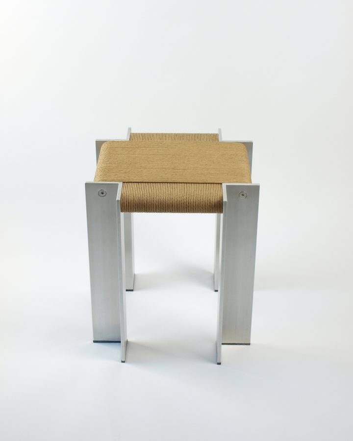 Lucas Cambier设计的简主义风格凳子L4 Stool