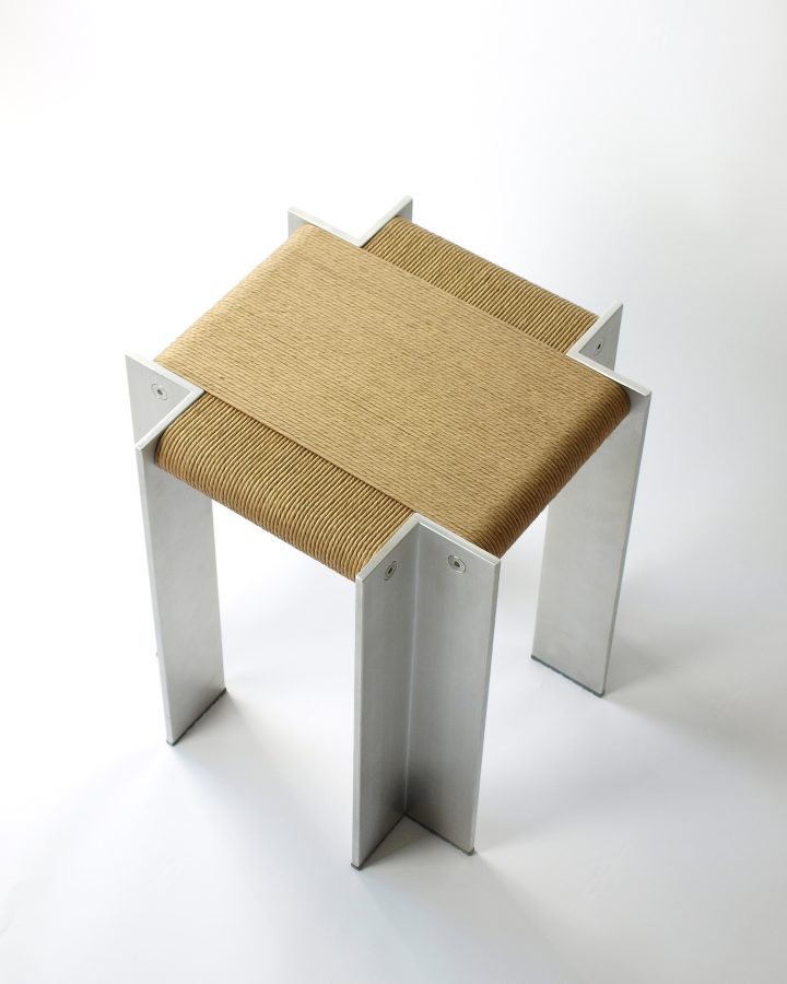 Lucas Cambier设计的简主义风格凳子L4 Stool