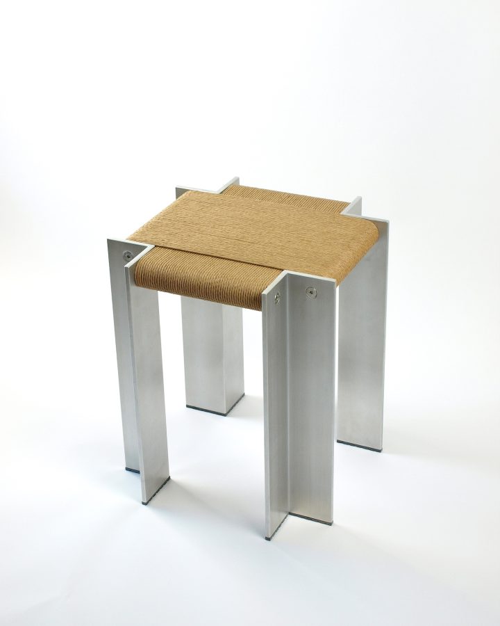 Lucas Cambier设计的简主义风格凳子L4 Stool