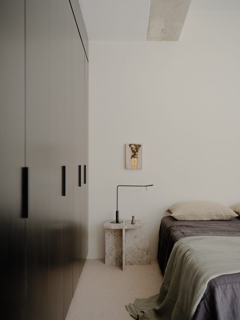 Oliver Du Puy设计的极简主义公寓Loft Residence