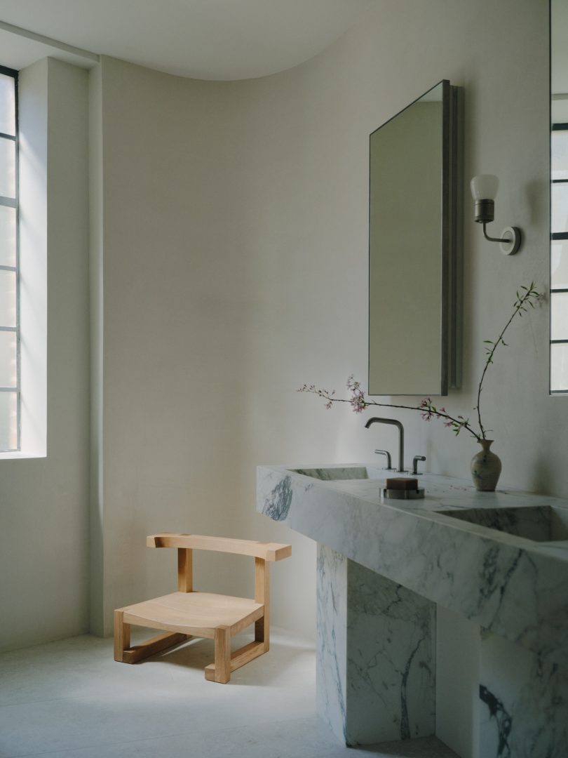 Oliver Du Puy设计的极简主义公寓Loft Residence