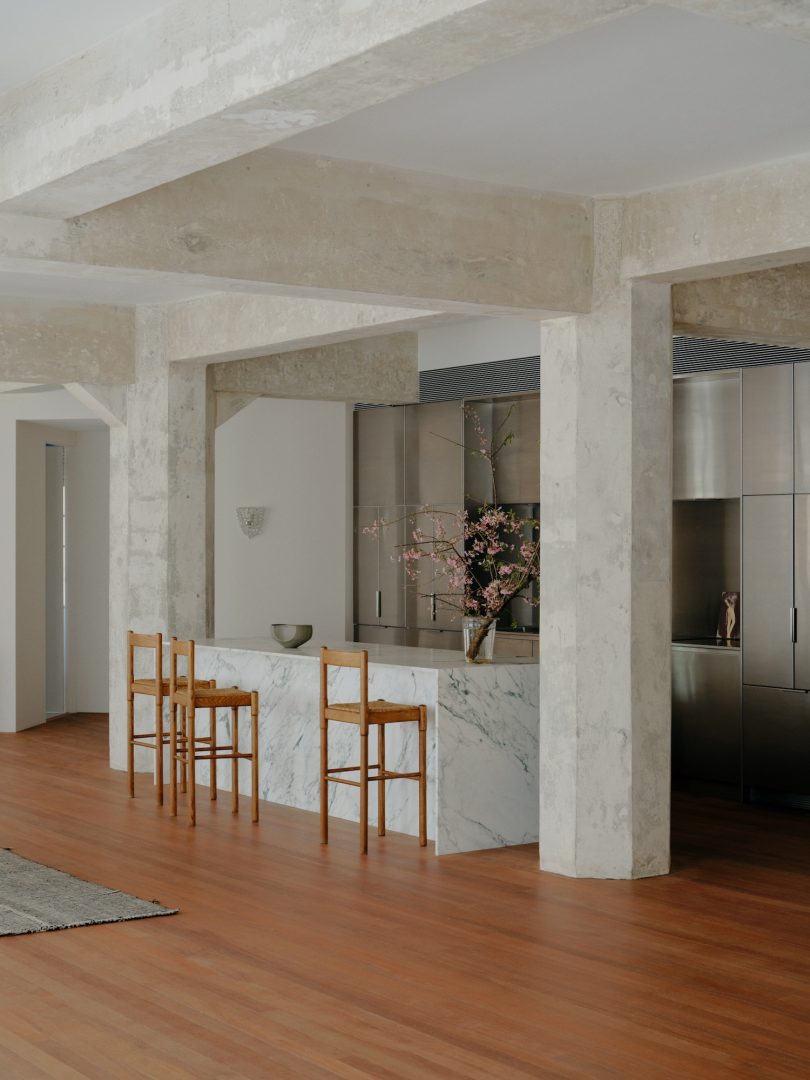 Oliver Du Puy设计的极简主义公寓Loft Residence