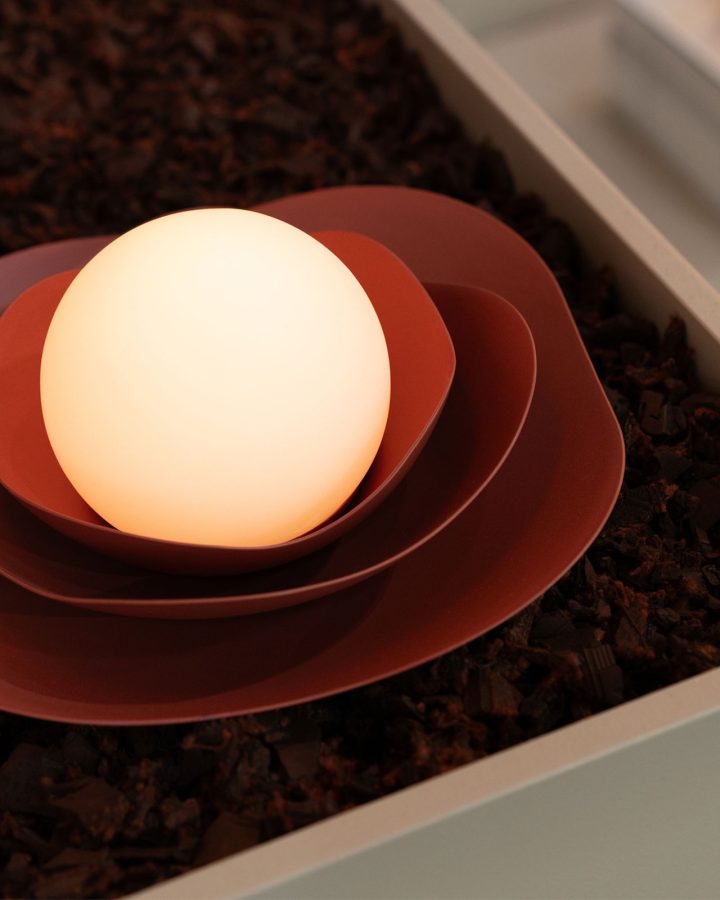 加拿大照明品牌:Luminaire Authentik设计的极简灯具Pivoine