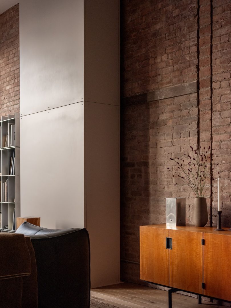 MV-LLC设计的极简主义公寓Mercer Street Residence