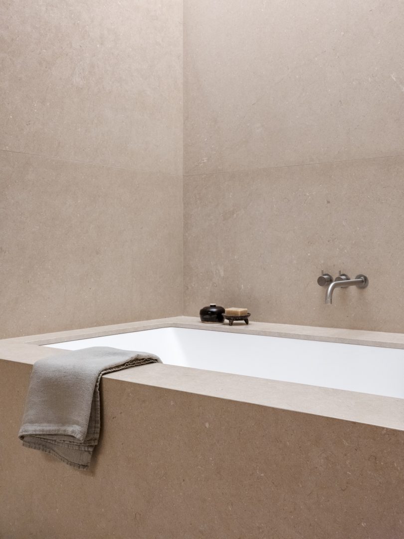 MV-LLC设计的极简主义公寓Mercer Street Residence