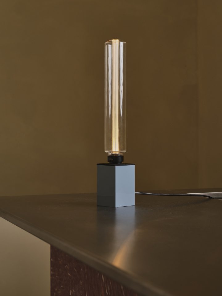 由Octavio Asensio设计的极简主义灯具Muta Lamps