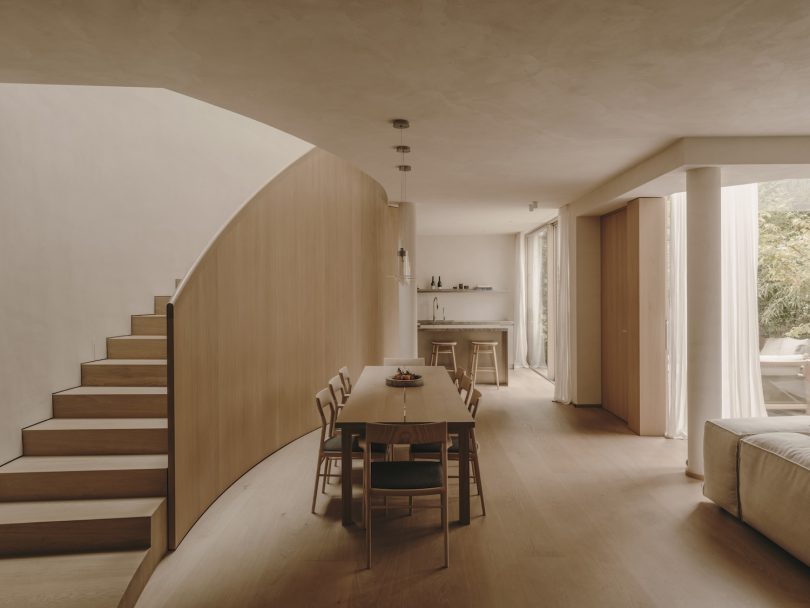 Holzrausch Design Studio设计的极简住宅Paris Residence