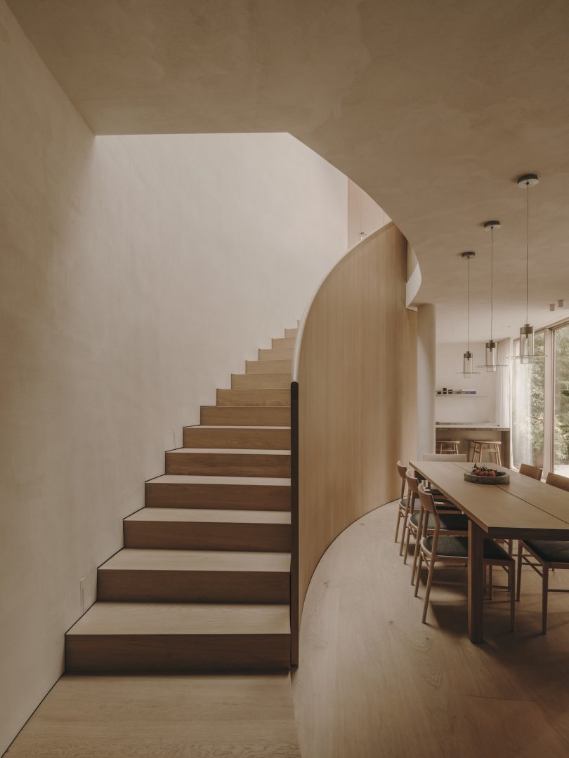 Holzrausch Design Studio设计的极简住宅Paris Residence