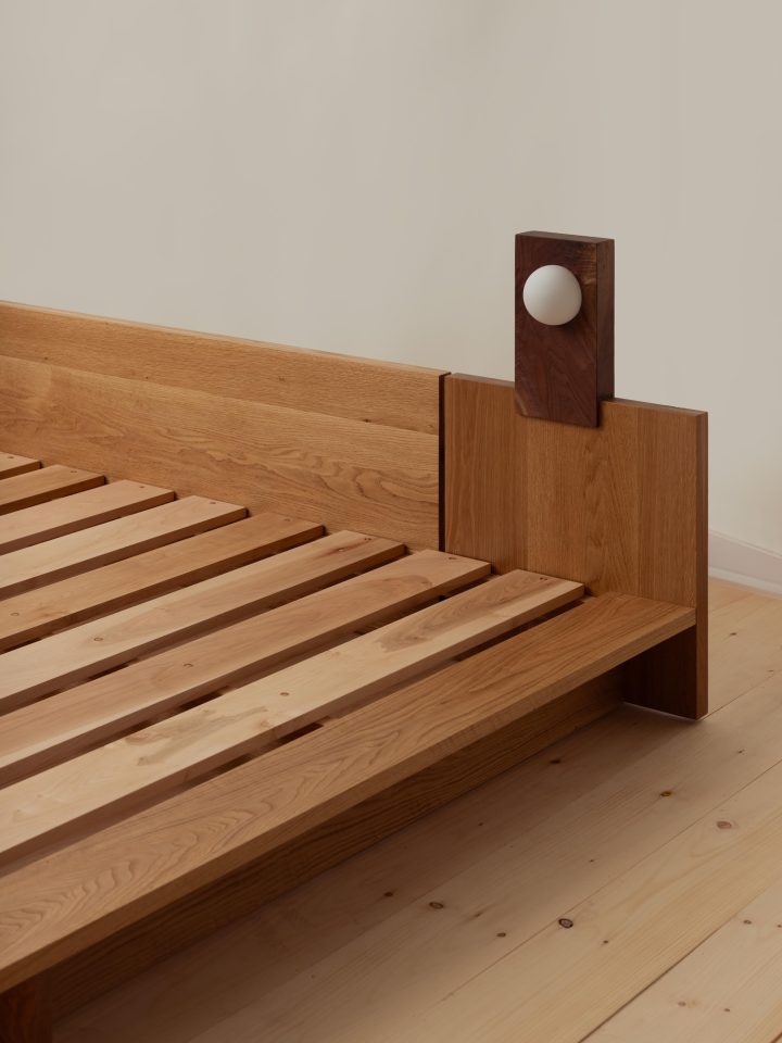 由Austen/Morris设计的极简沙发床Platform Daybed