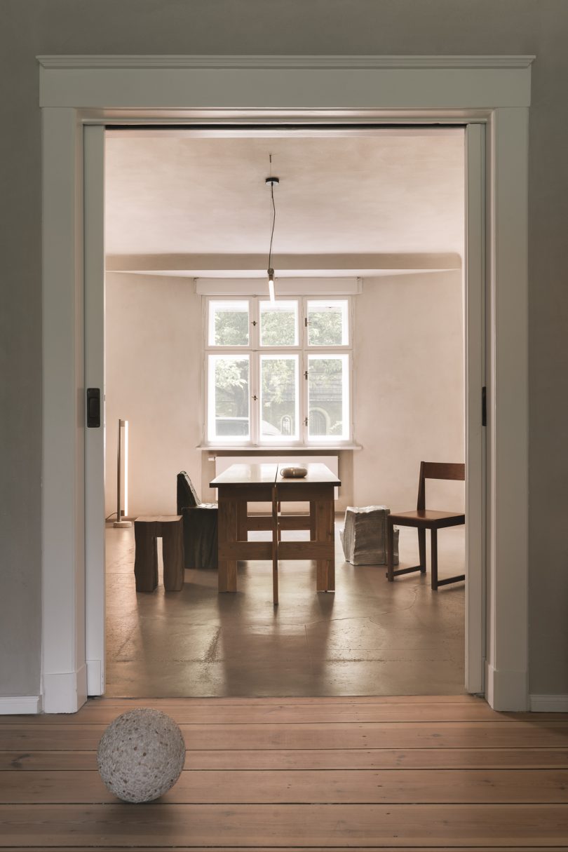 由VAUST设计的极简主义住宅RPA19