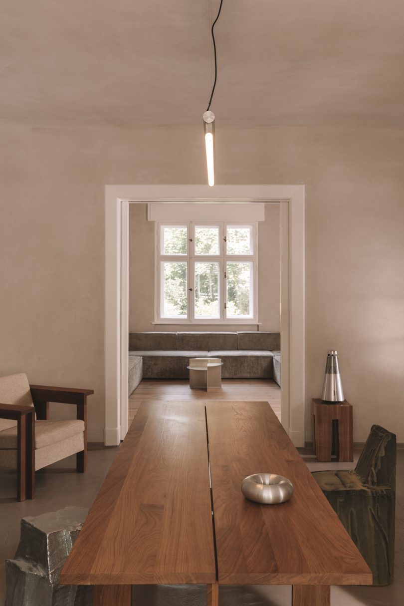 由VAUST设计的极简主义住宅RPA19