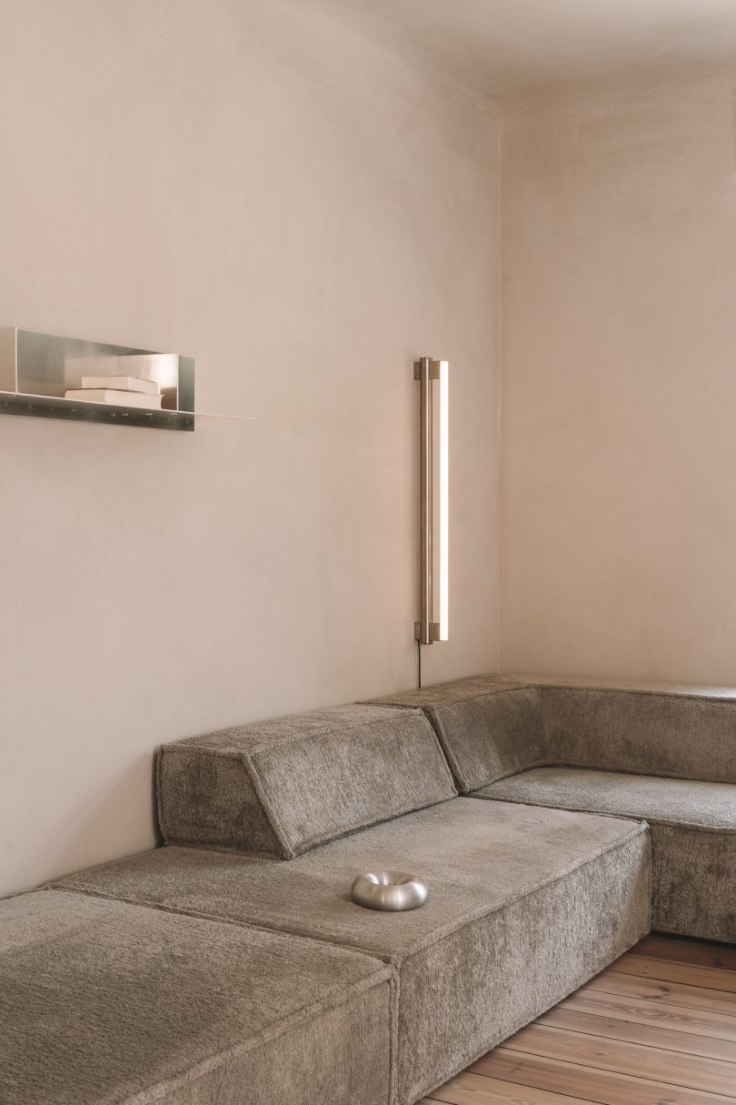 由VAUST设计的极简主义住宅RPA19