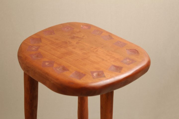 由Rafael Triboli设计的极简主义家具Stool