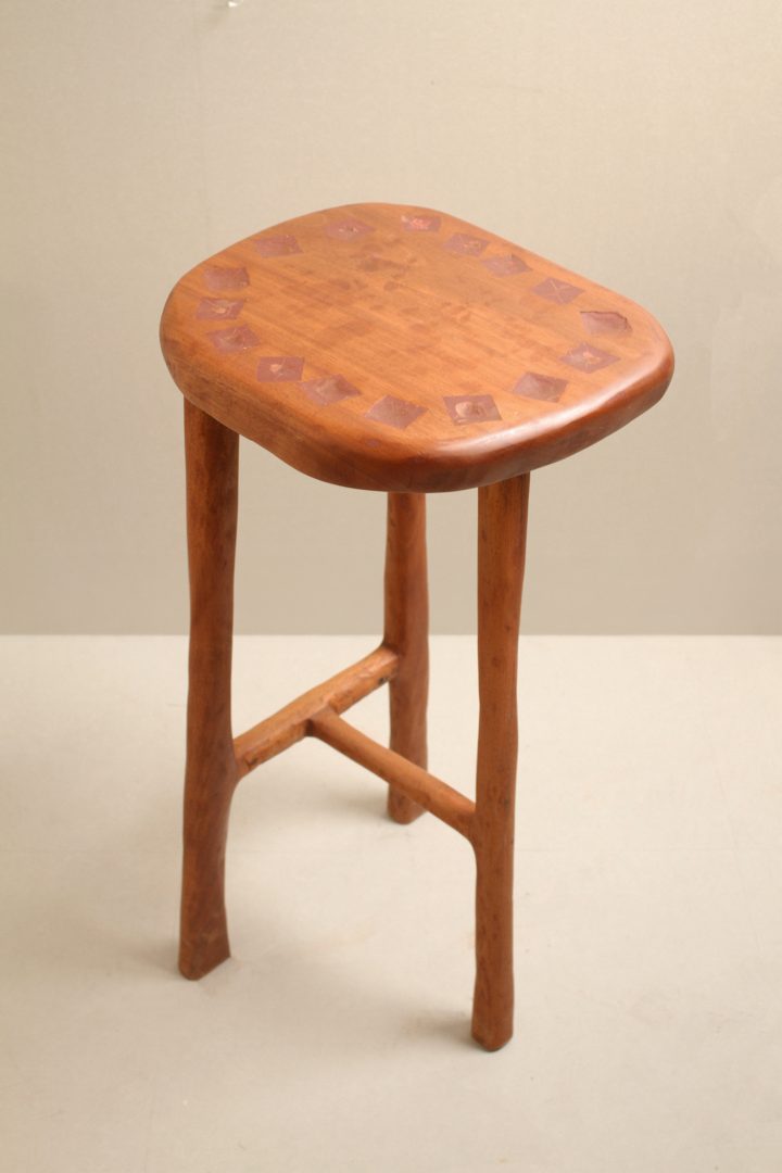 由Rafael Triboli设计的极简主义家具Stool