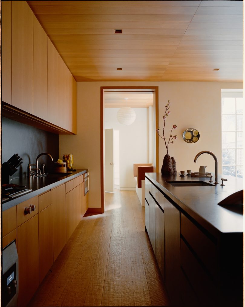 由Rob Johansen设计的极简主义公寓Upper East Side