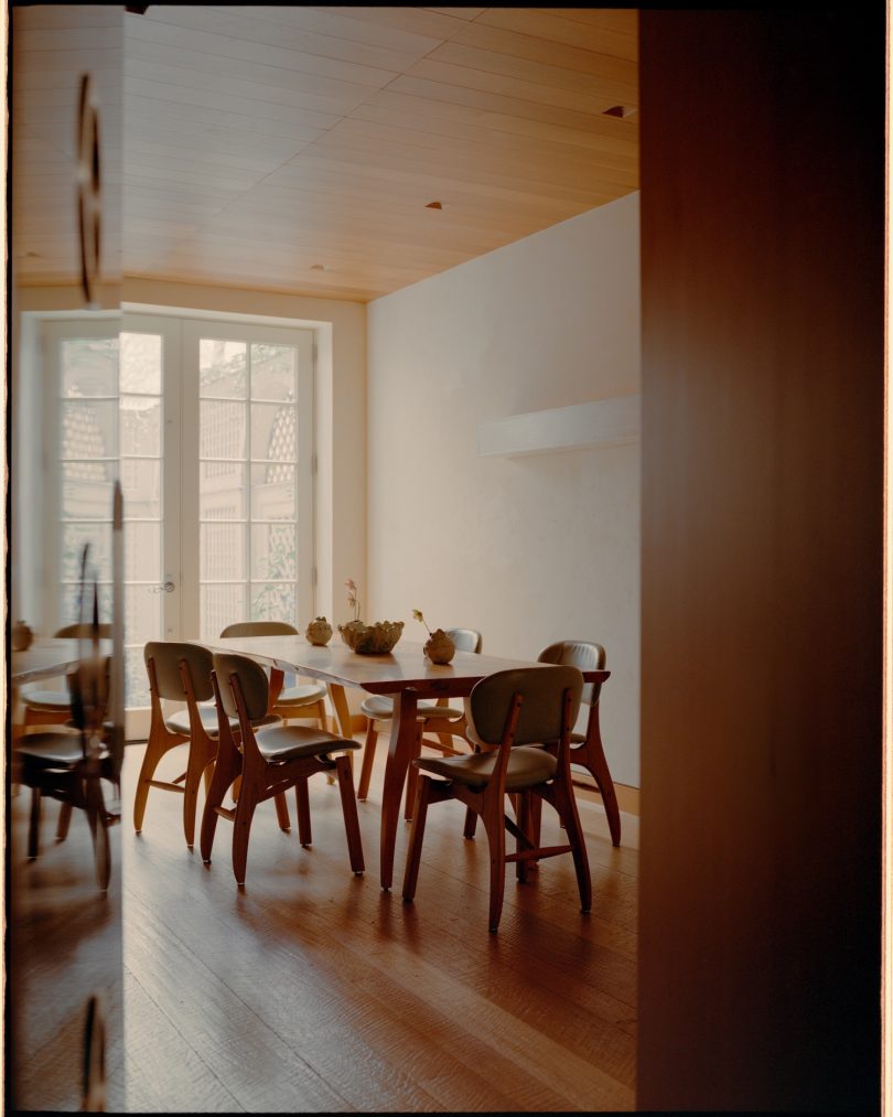 由Rob Johansen设计的极简主义公寓Upper East Side